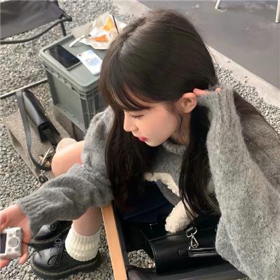 某影后之女直播带货翻车，前后半年内幕曝光，学校展开调查